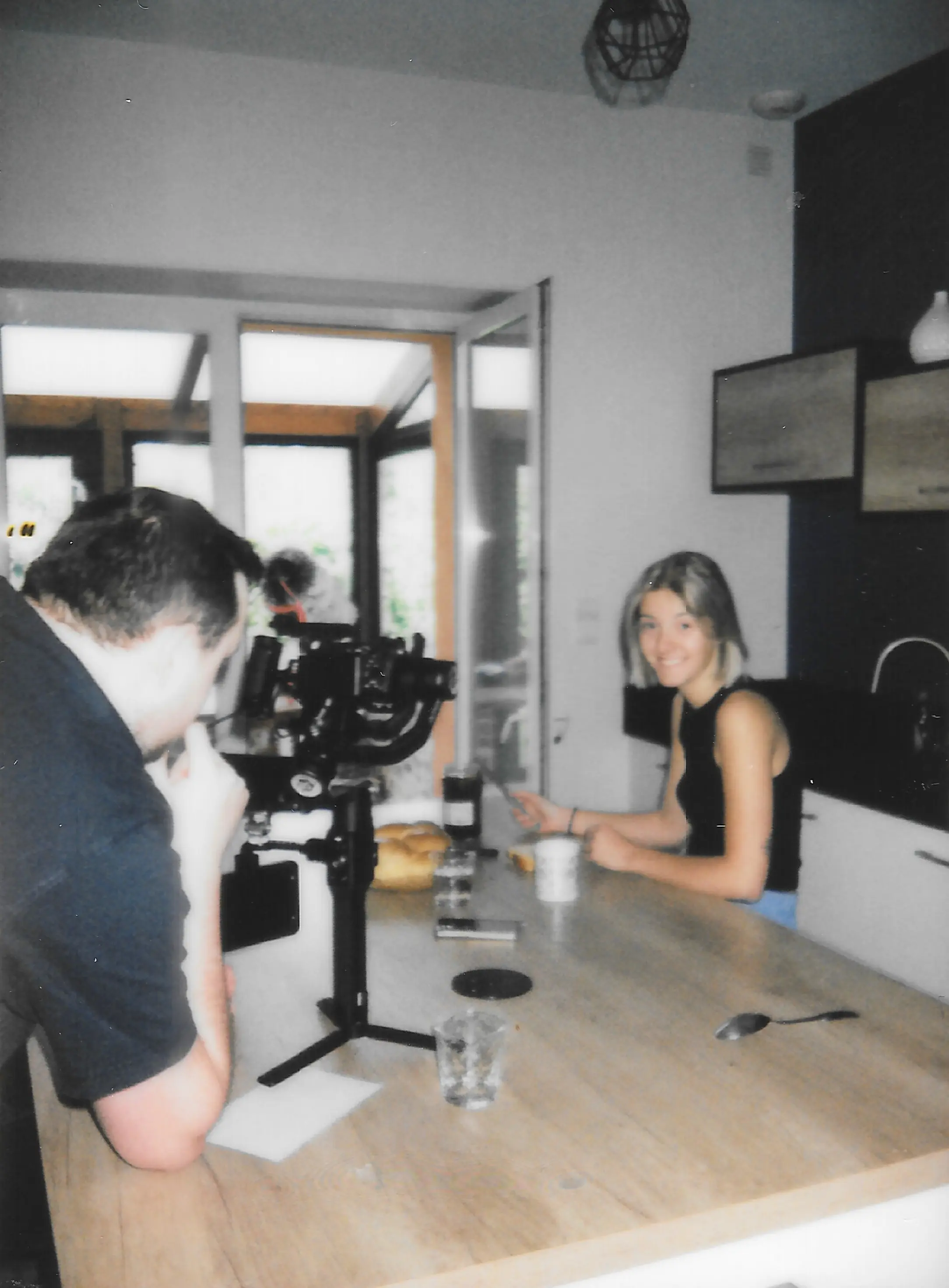Baptiste SAVE et Noémie en tournage de la scène du petit déjeuner